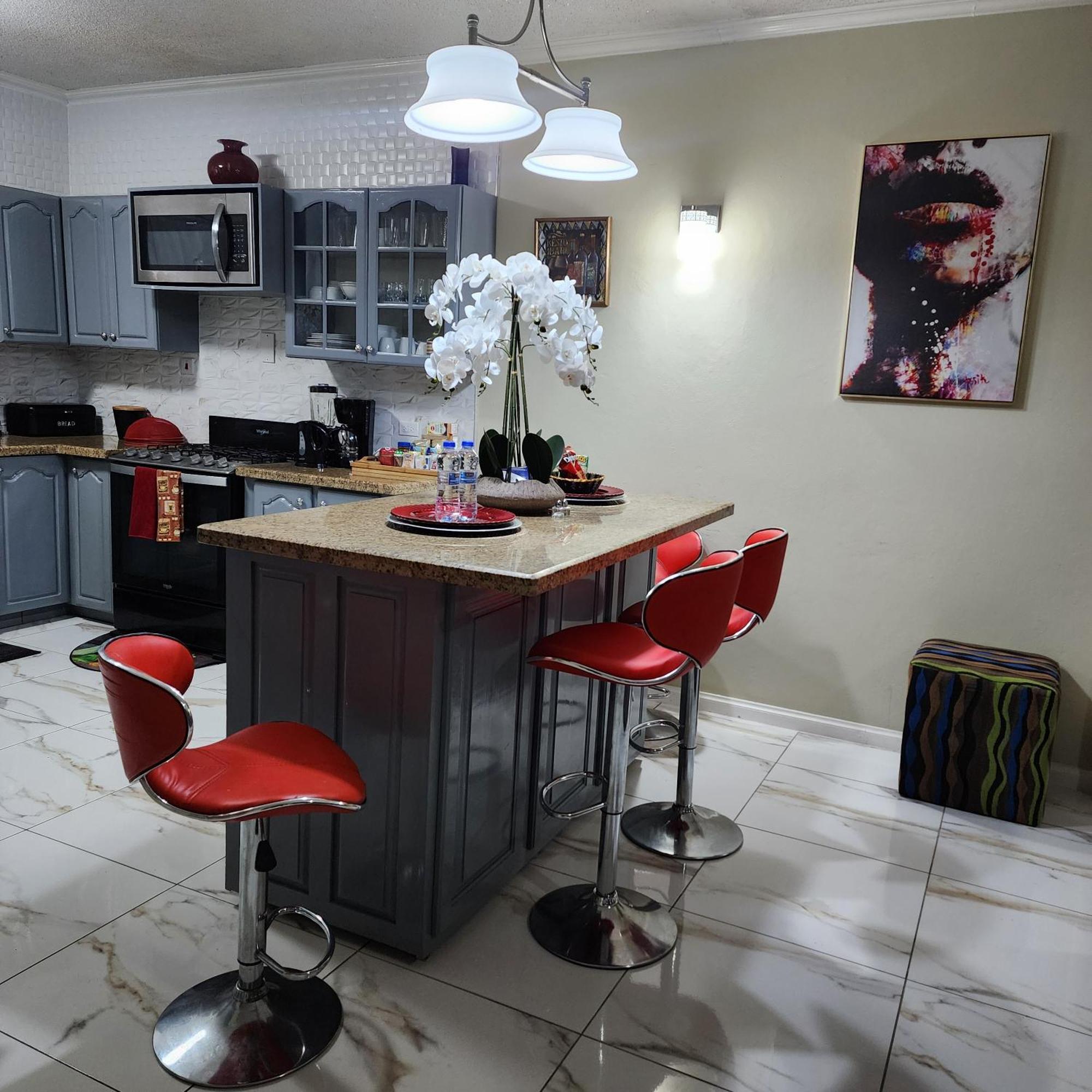 Spacious Luxury 3 Bed Rooms In Kingston Exterior foto